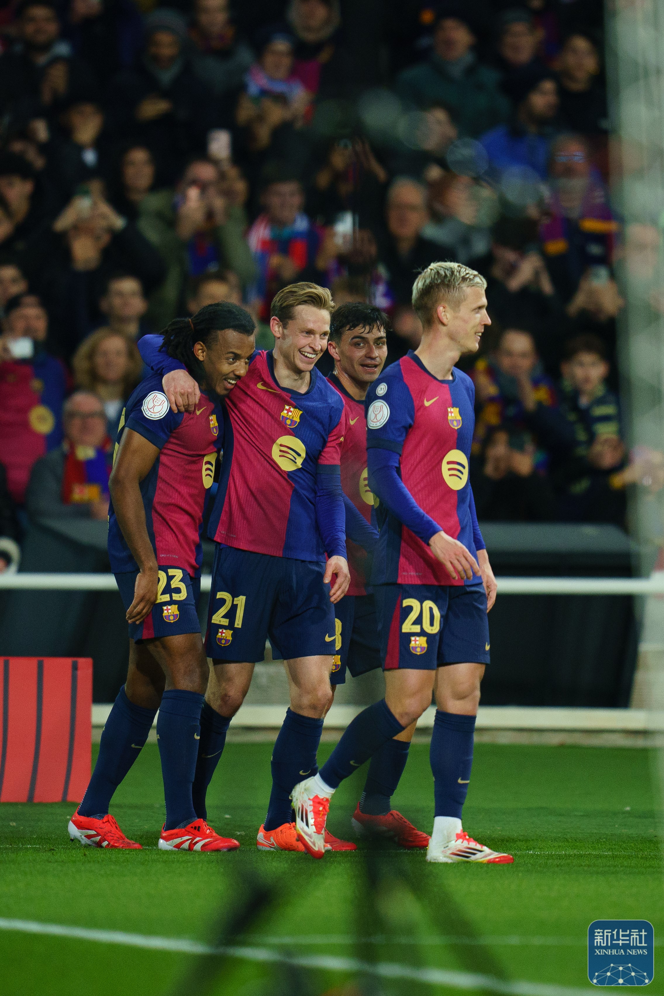 关于球员伤愈归队，巴塞罗那士气大振的信息