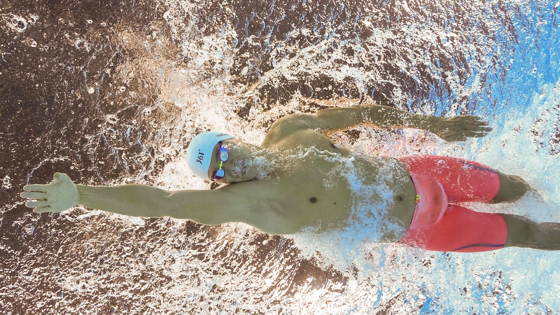 TheShy重返赛场，首战惊艳全场，美国观众为之疯狂